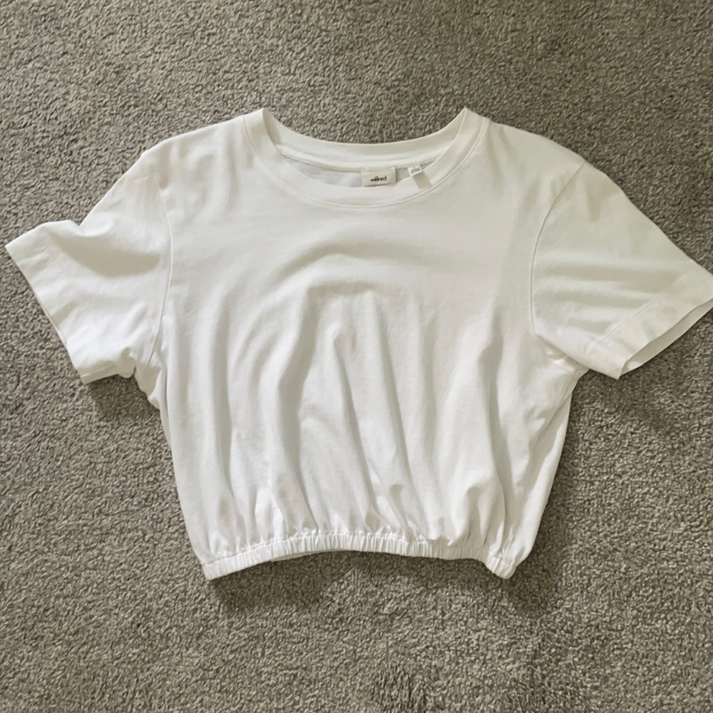 Cropped white tee